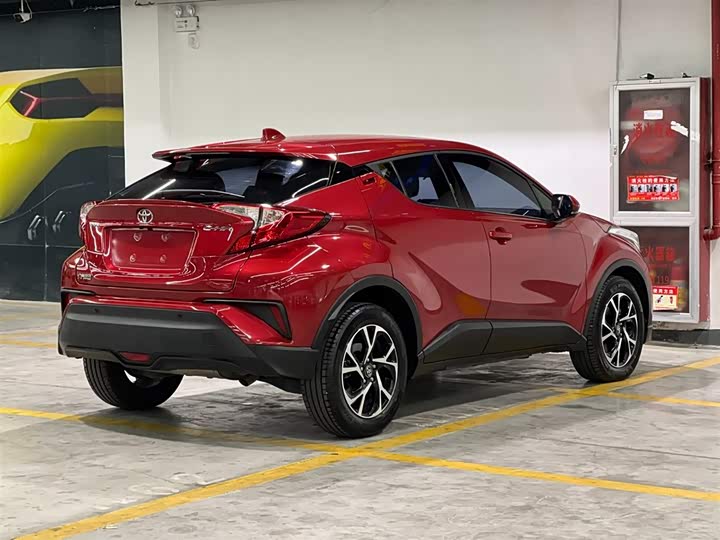 Фото 5 - Toyota C-HR