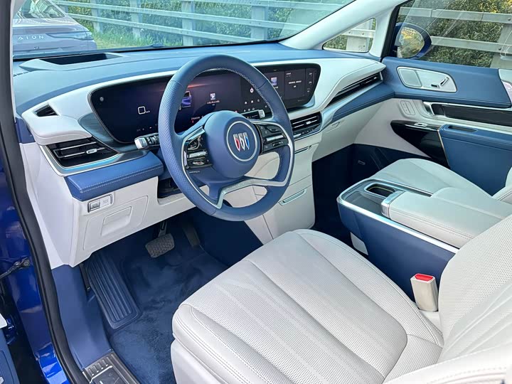 Фото 8 - Buick GL8 Century