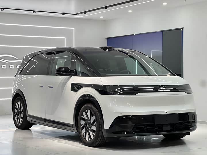 Фото 2 - Zeekr Mix