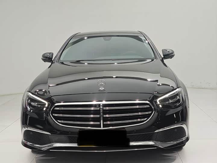 Фото 2 - Mercedes-Benz E-Class