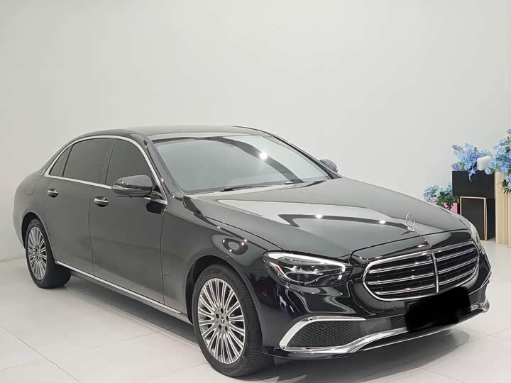 Фото 3 - Mercedes-Benz E-Class