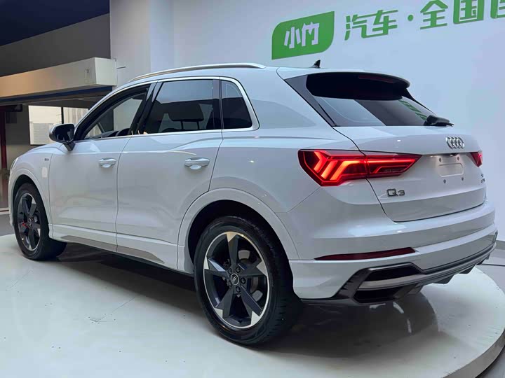 Фото 4 - Audi Q3