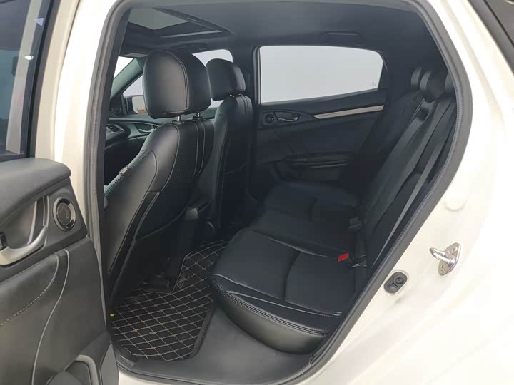 Фото 8 - Honda Civic