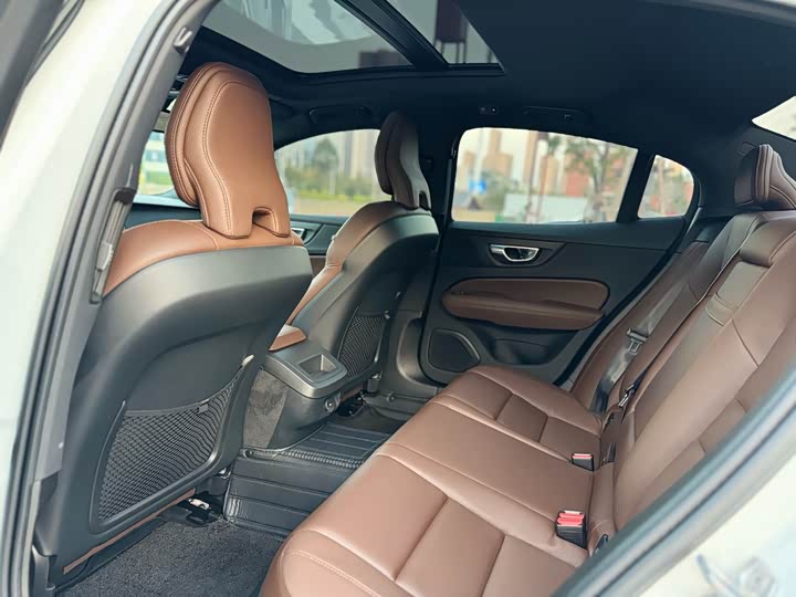 Фото 6 - Volvo S60