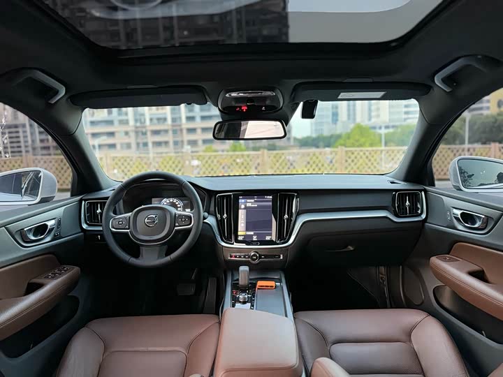 Фото 8 - Volvo S60