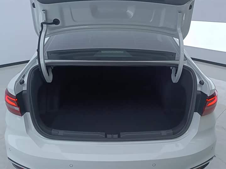 Фото 4 - Volkswagen Lavida