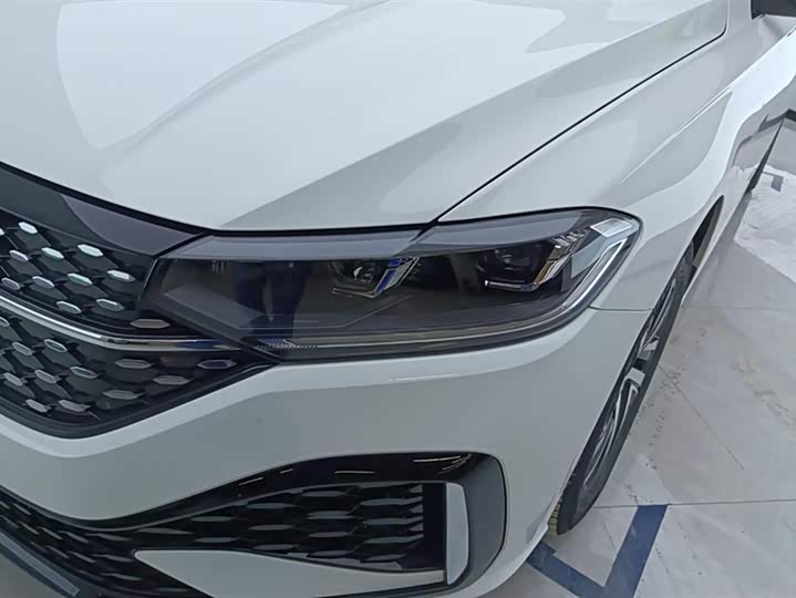 Фото 5 - Volkswagen Lavida