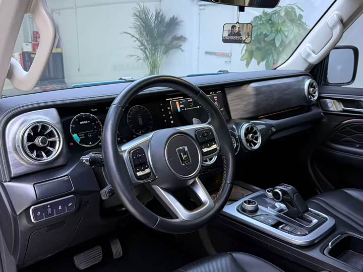 Фото 4 - Tank 300