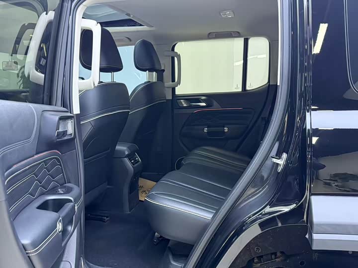 Фото 6 - Tank 300