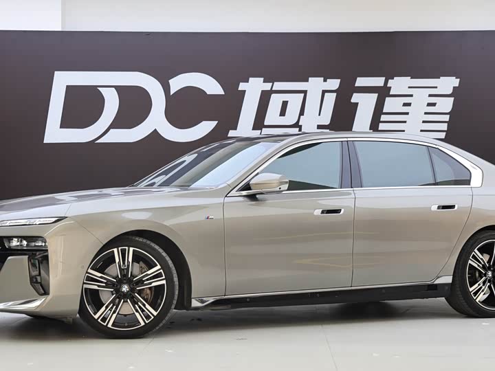 Фото 1 - BMW 7 Series