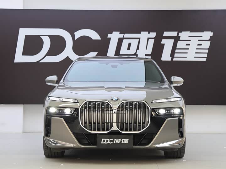 Фото 4 - BMW 7 Series