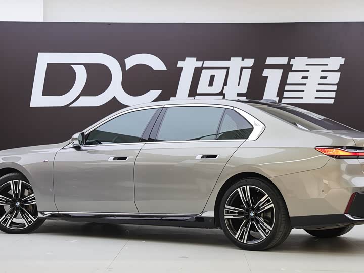 Фото 6 - BMW 7 Series