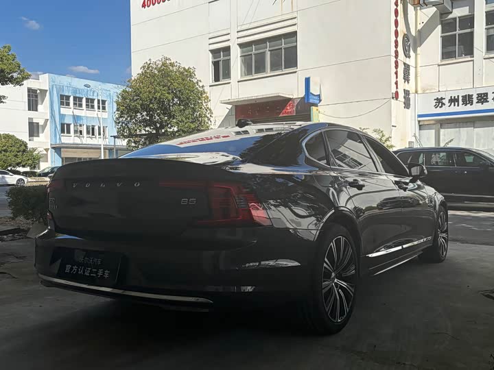 Фото 6 - Volvo S90