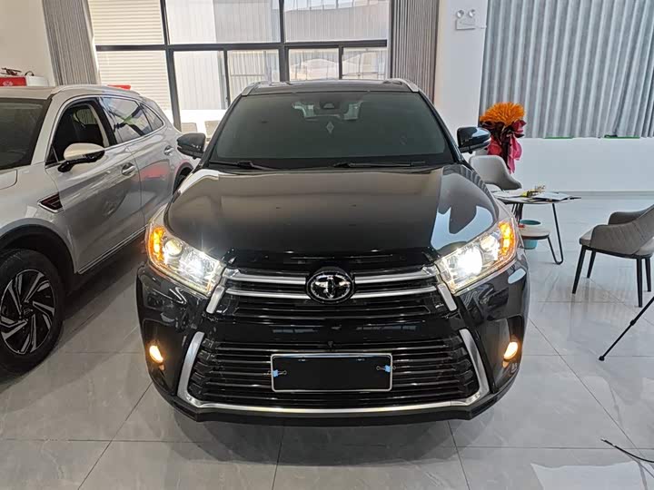 Фото 3 - Toyota Highlander