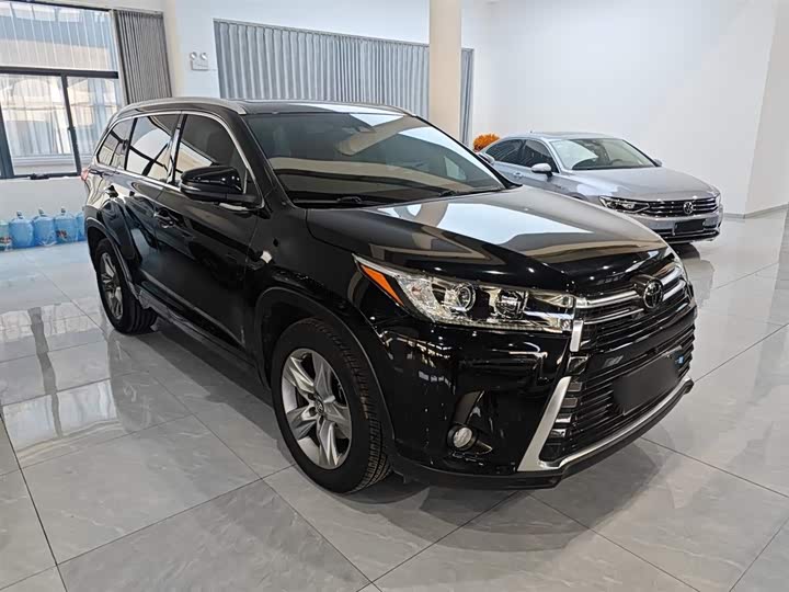 Фото 4 - Toyota Highlander