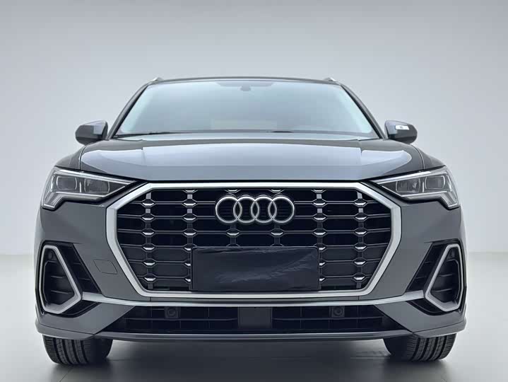 Фото 2 - Audi Q3