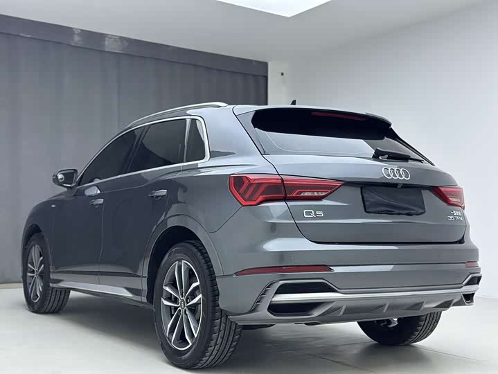 Фото 4 - Audi Q3