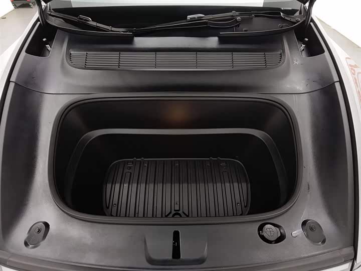 Фото 6 - Tesla Model Y