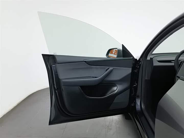 Фото 8 - Tesla Model Y