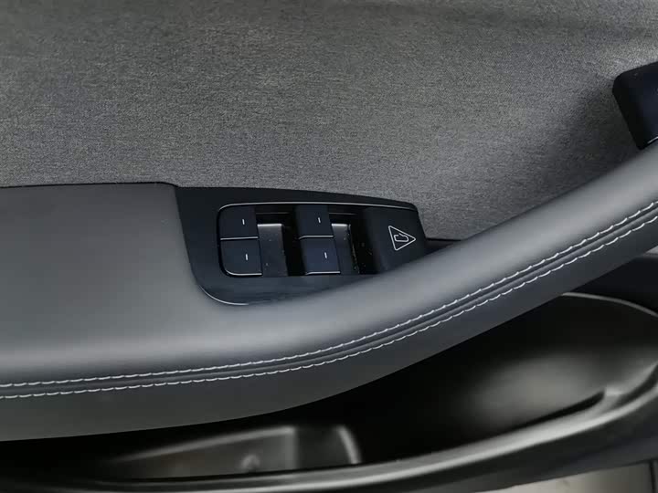 Фото 9 - Tesla Model Y