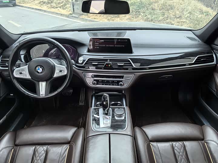 Фото 5 - BMW 7 Series