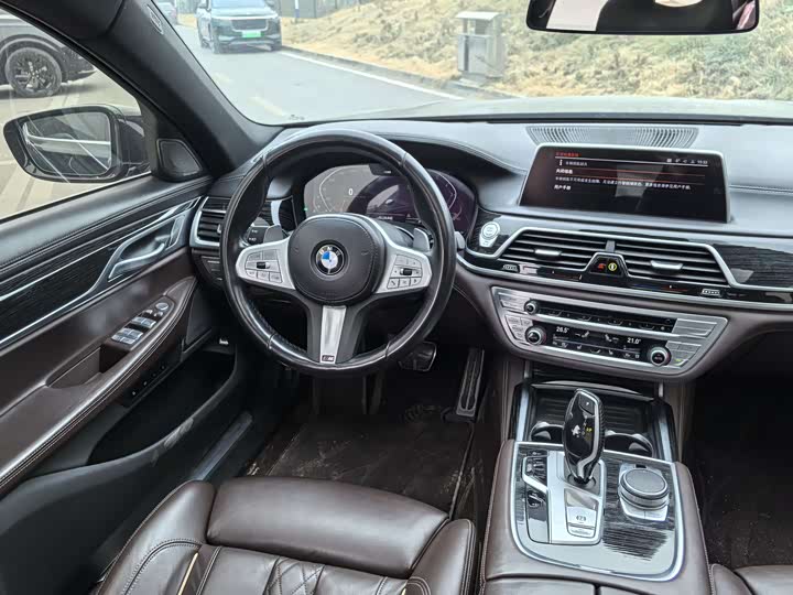 Фото 6 - BMW 7 Series