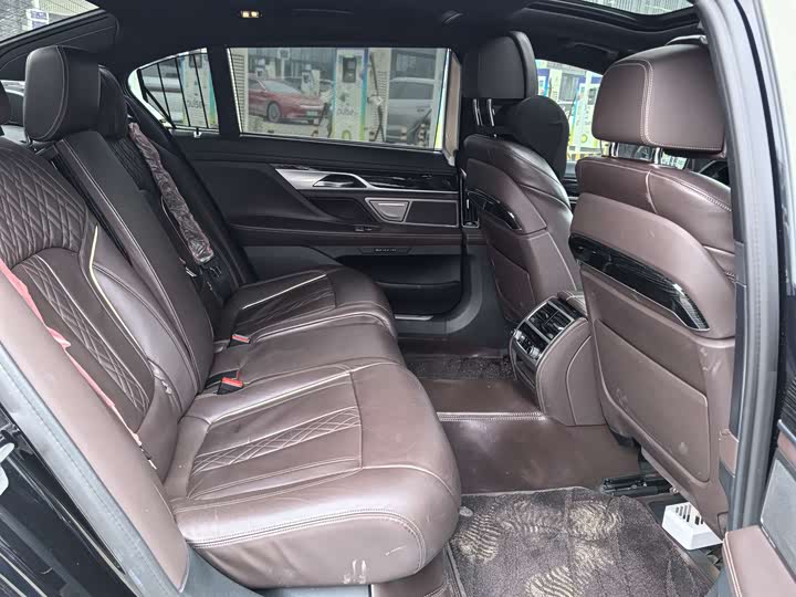 Фото 7 - BMW 7 Series