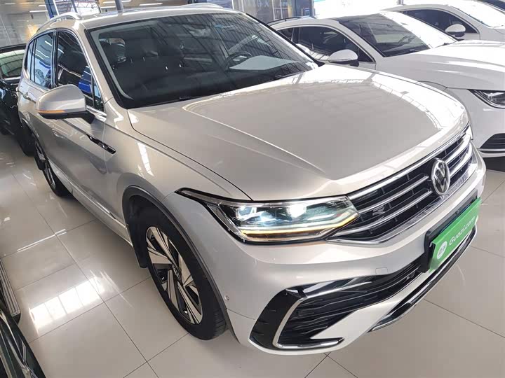 Фото 4 - Volkswagen Tiguan L Pro