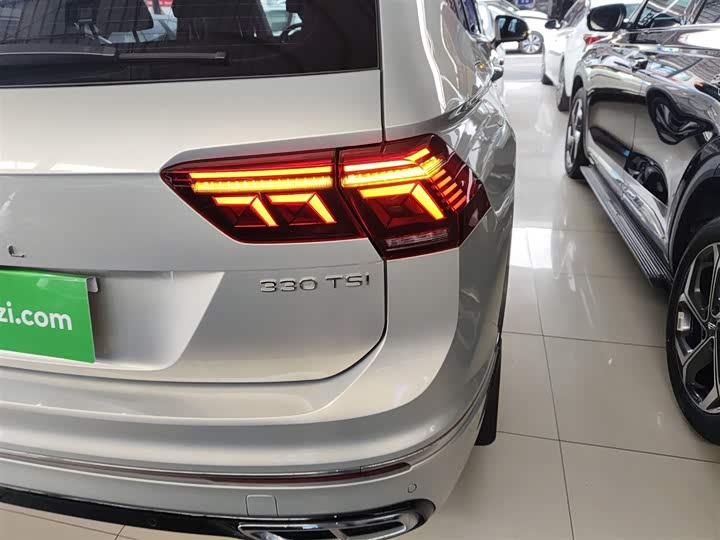 Фото 8 - Volkswagen Tiguan L Pro