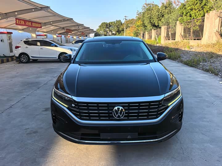 Фото 2 - Volkswagen Passat