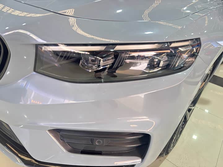 Фото 2 - Geely Preface