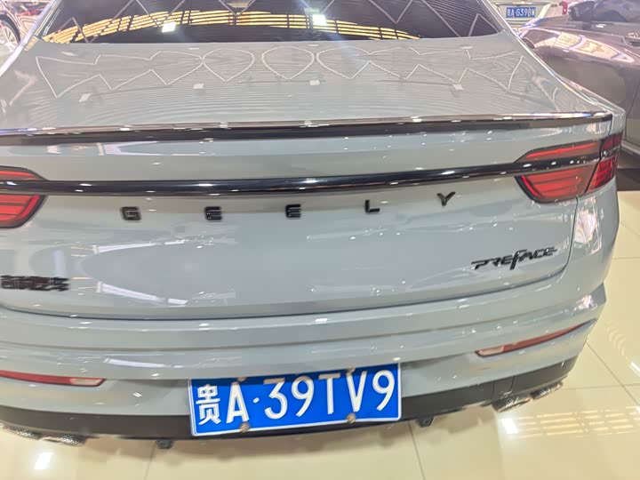 Фото 8 - Geely Preface