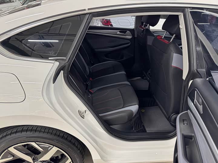 Фото 9 - Volkswagen Lamando L