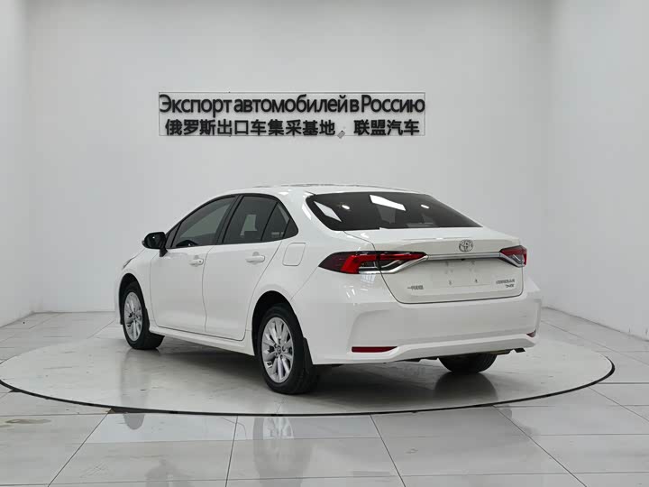 Фото 6 - Toyota Corolla