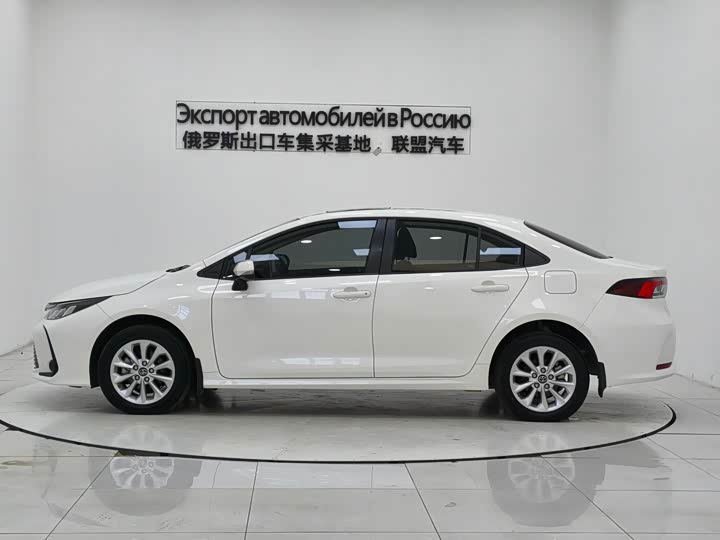 Фото 8 - Toyota Corolla