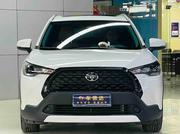 Фото 2 - Toyota Corolla Cross