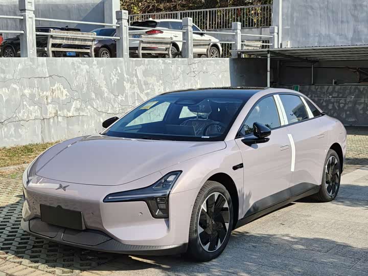 Фото 1 - XPeng Mona M03