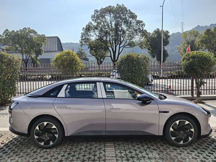 Фото 7 - XPeng Mona M03