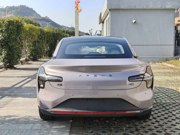Фото 9 - XPeng Mona M03