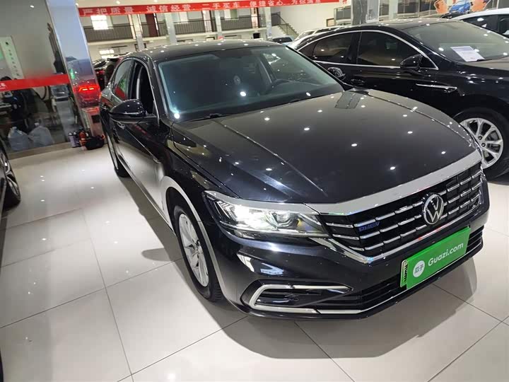 Фото 4 - Volkswagen Passat Hybrid