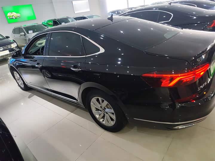 Фото 5 - Volkswagen Passat Hybrid