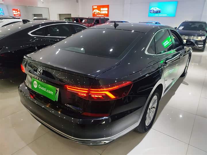 Фото 7 - Volkswagen Passat Hybrid