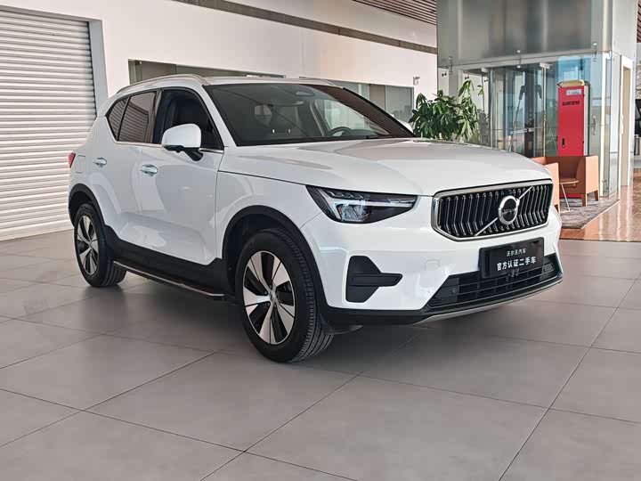 Фото 3 - Volvo XC40