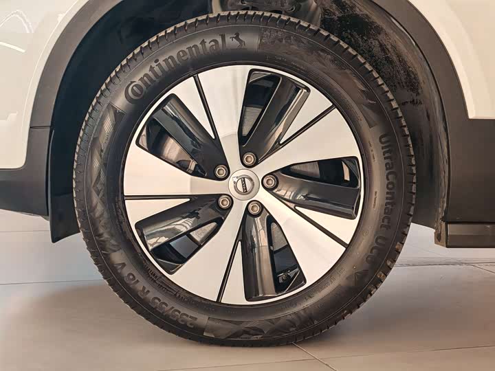 Фото 5 - Volvo XC40