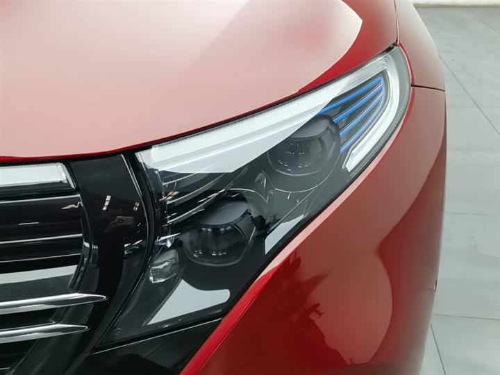 Фото 7 - Mercedes-Benz EQC