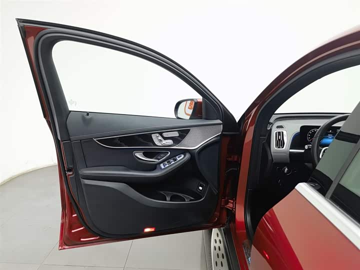 Фото 8 - Mercedes-Benz EQC