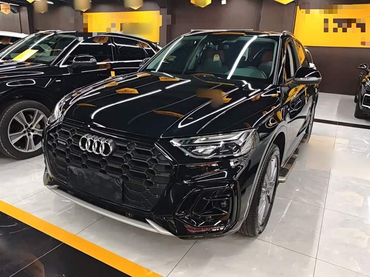 Фото 1 - Audi Q5L