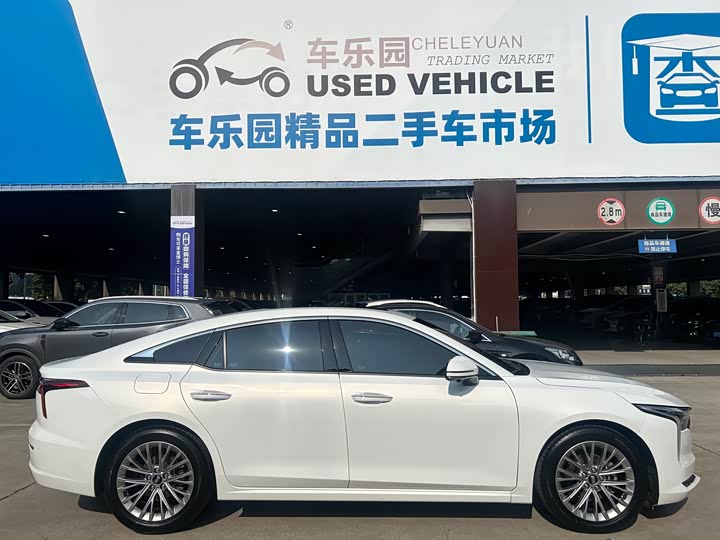 Фото 8 - Bestune B70