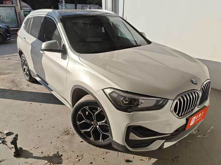 Фото 2 - BMW X1