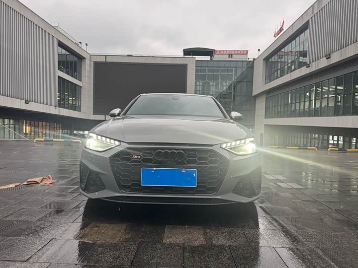 Фото 2 - Audi S4